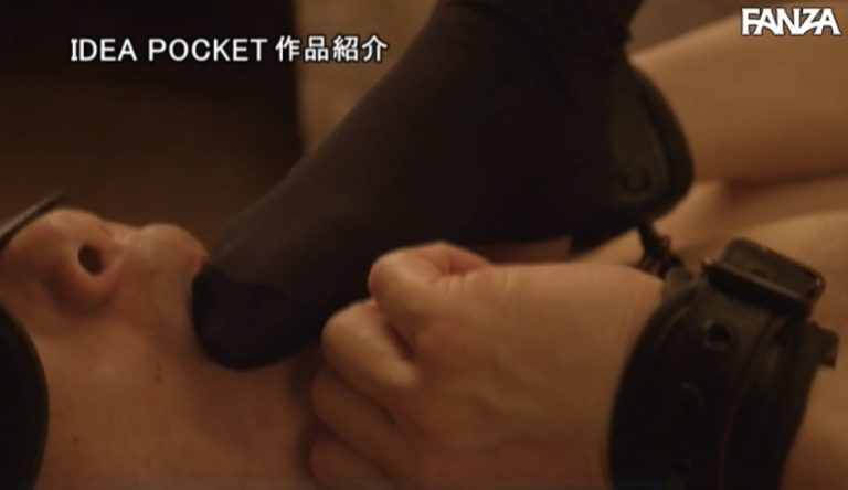 楓カレン足舐め動画